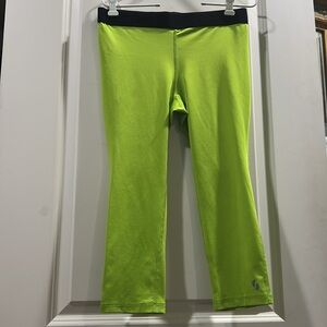 SOFFE DRI Fit Capri Low Rise 8% spandex Leggings Women’s size M neon green